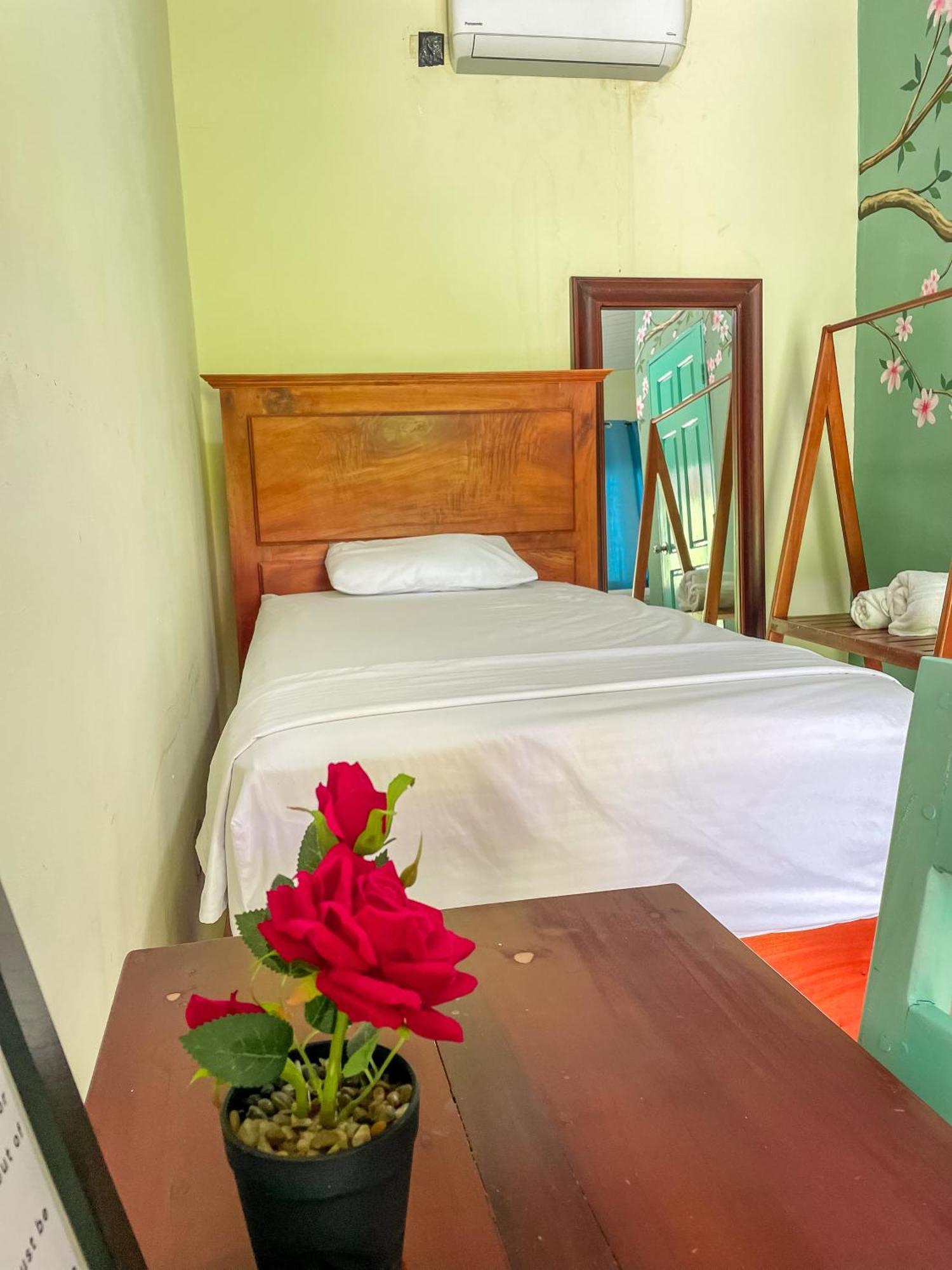 Hostal Eden Moyogalpa Exterior foto